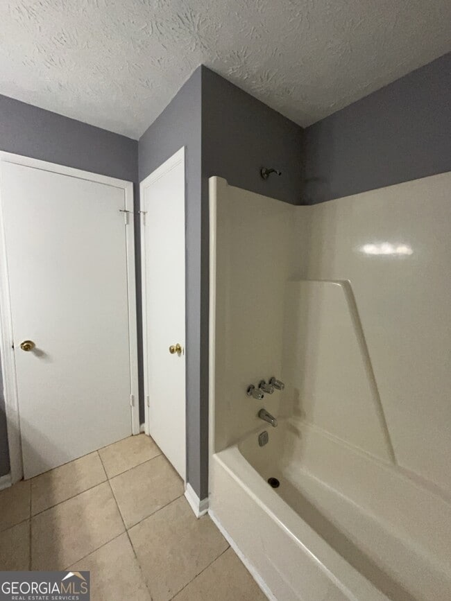 Building Photo - 1682 Charmeth Rd