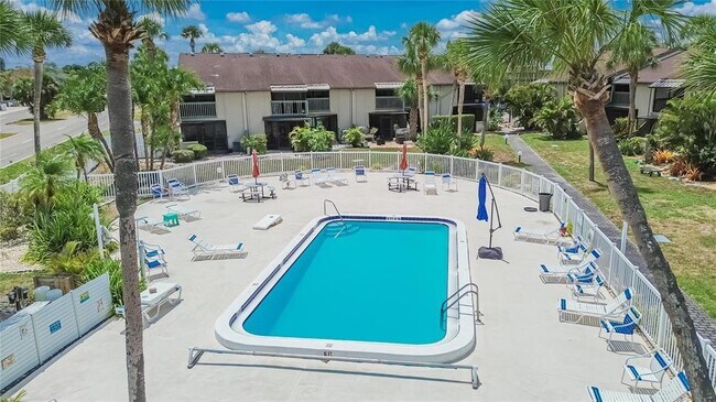 Building Photo - 1028 Apollo Beach Blvd