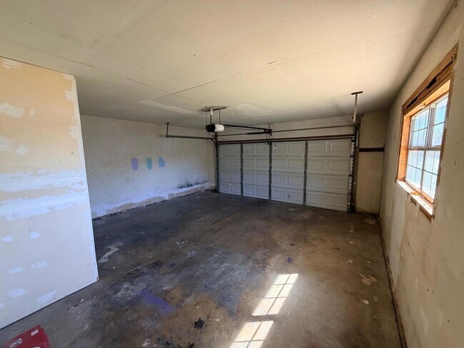 Building Photo - 4310 42nd St