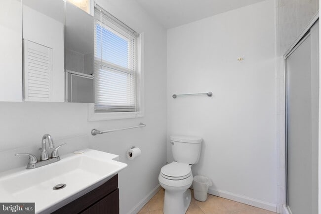 Building Photo - 2636 East Side Dr