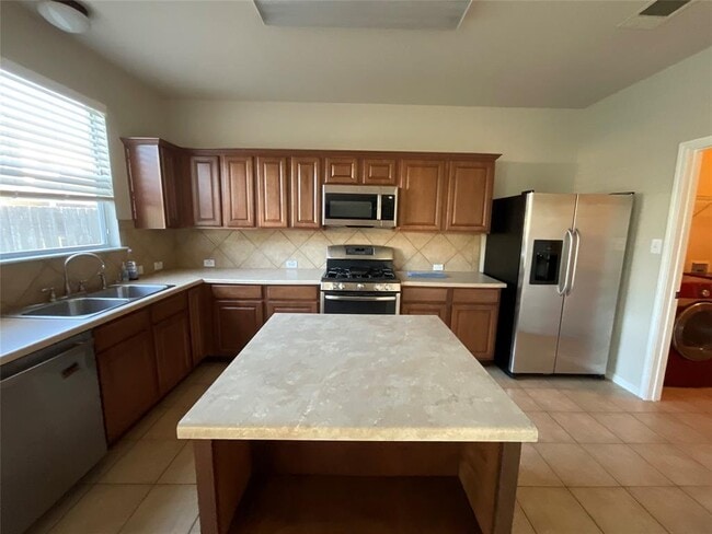 Building Photo - 4427 Meadowside Ln