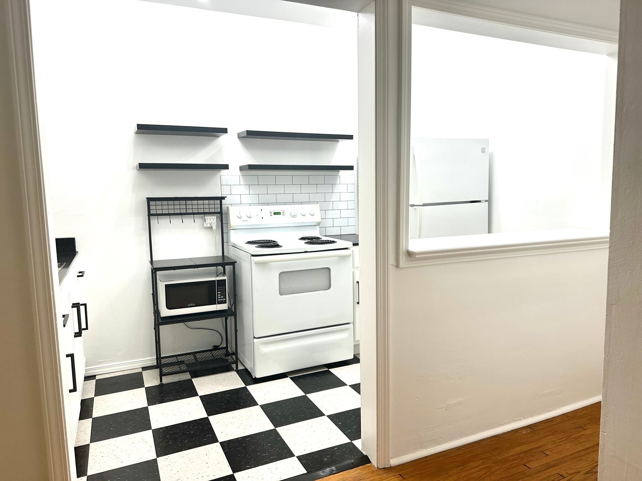 Building Photo - 1108 S Detroit Ave Michael