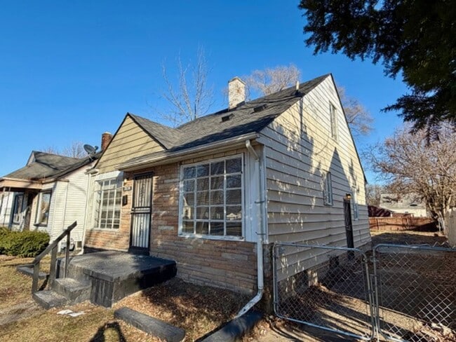 Building Photo - For Lease: Totally Updated 3 Bedroom 1 Bath Welcome Section 8 Call 313-429-3244 KPM Detroit