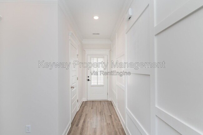 Building Photo - 319 Sumac Trail