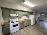 Building Photo - 4 1/2 Salisbury St