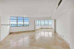 Building Photo - 905 Brickell Bay Dr