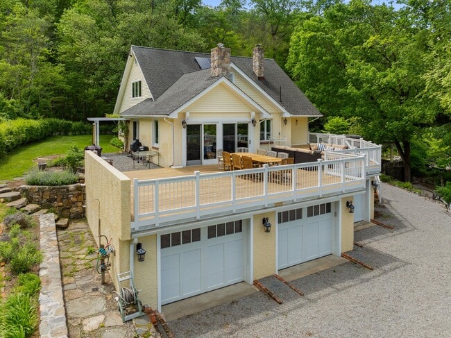 Building Photo - 94 Colabaugh Pond Rd