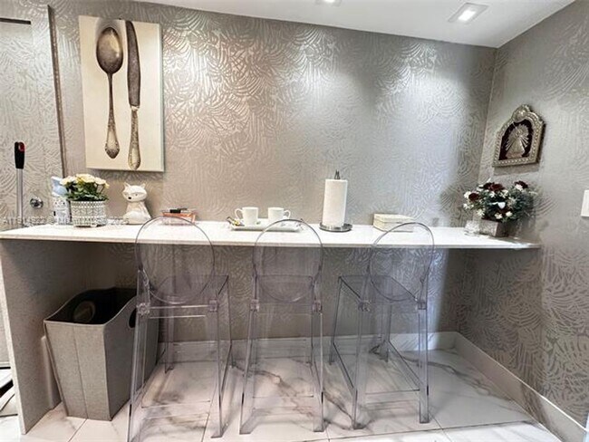 Building Photo - 6770 Indian Creek Dr