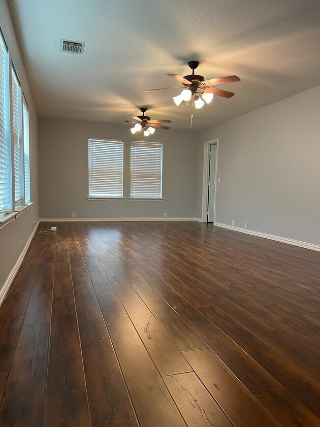 Building Photo - 5702 La Crema