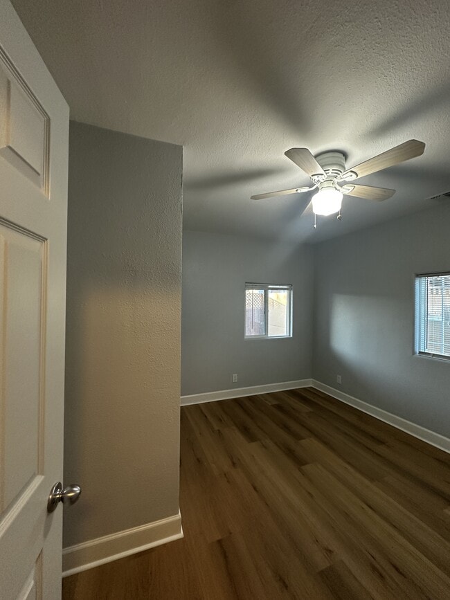 Building Photo - 1111 87th Ave