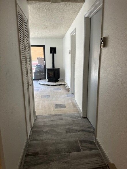 Building Photo - 2420 Freeman Dr