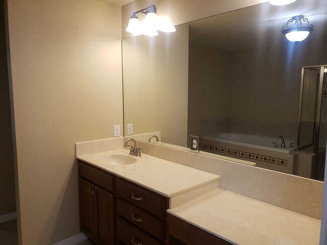 Building Photo - 3 bedroom in Sound Hammock Navarre!!