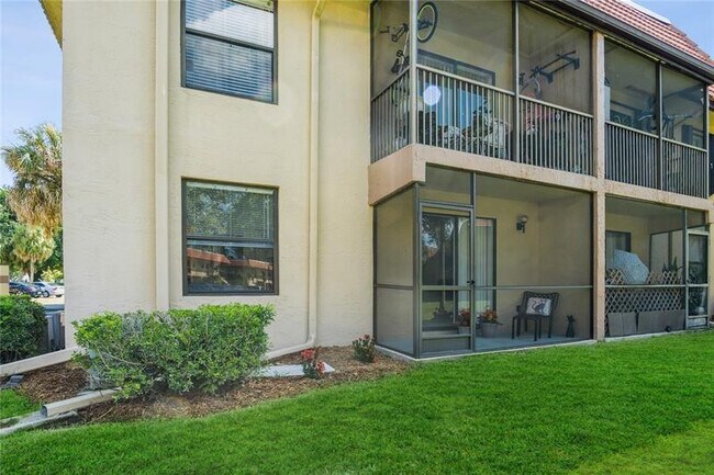 Building Photo - 21915 Lake Forest Cir