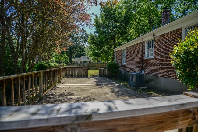 Building Photo - 3590 Shirlwood Ave