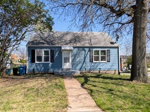 Building Photo - 330 N Floridale Ave