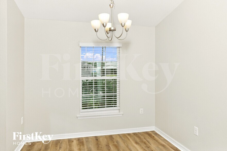 Building Photo - 4611 Belladonna Ave