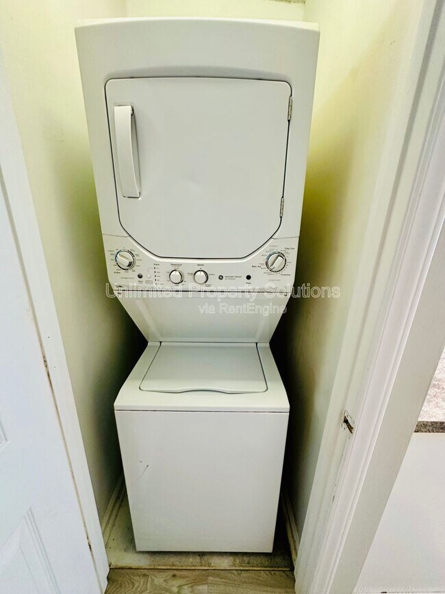 Building Photo - 1404 Church St