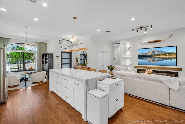 Building Photo - 10852 La Salinas Cir