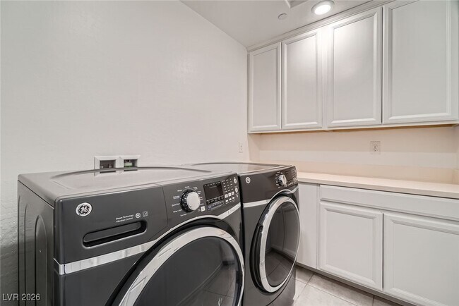 Building Photo - 1009 Bluebell Brook St