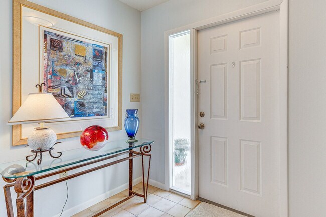 Building Photo - 11651 Pointe Cir