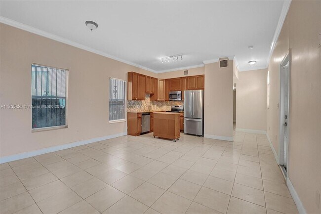 Building Photo - 1695 SW 11th St