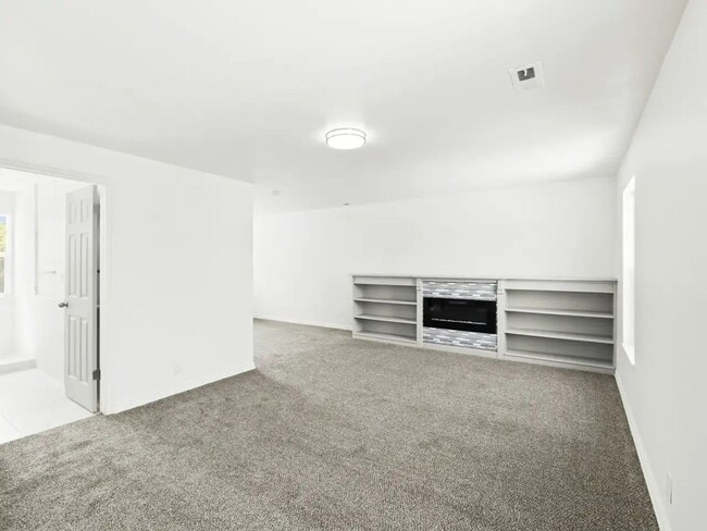 Building Photo - 1630 Ridgemark Dr