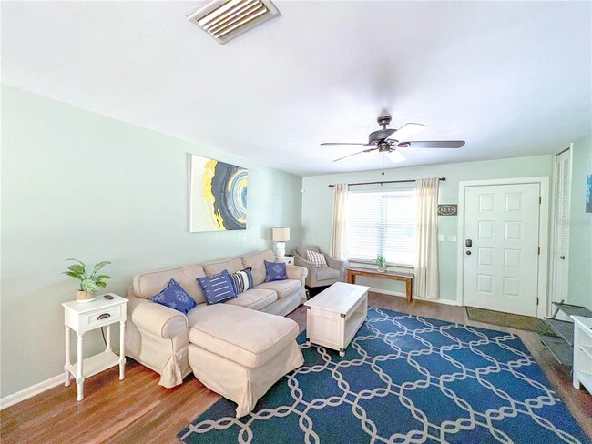 Building Photo - 4814 SW 57th Dr