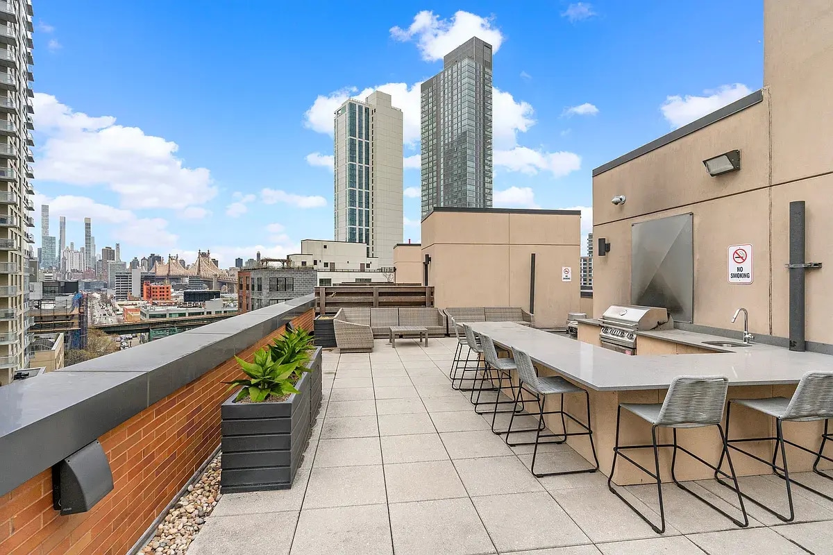 Rooftop - 2521 43rd Ave