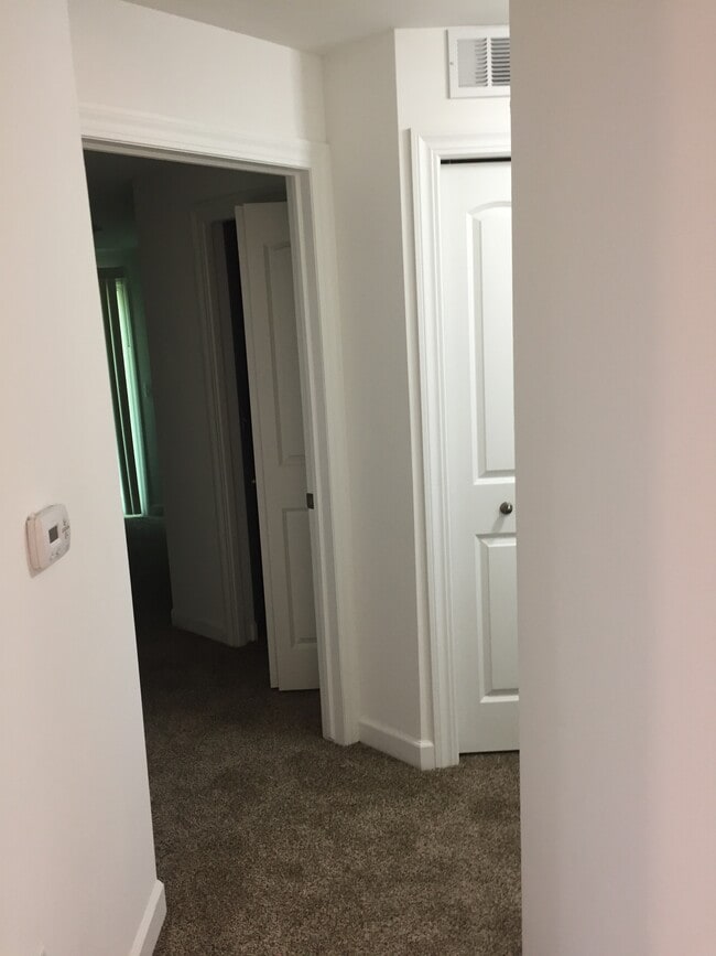 Building Photo - 2778 Hidden Dr