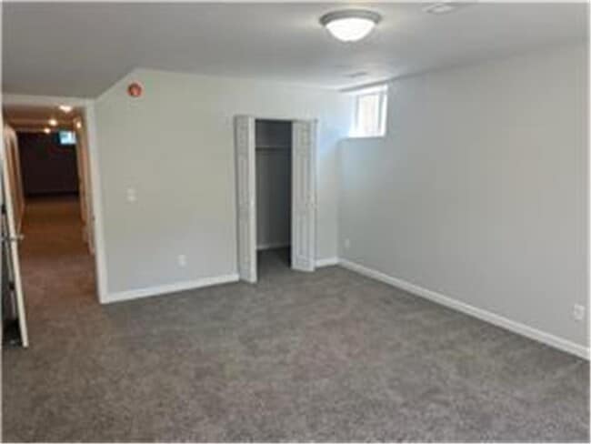 Building Photo - 468 Thomas Ave W