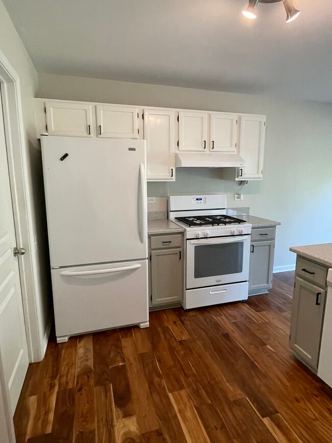 Building Photo - 357 Persimmon Ct