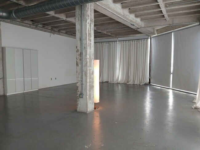 Building Photo - MIAMI LIVE WORK LOFT