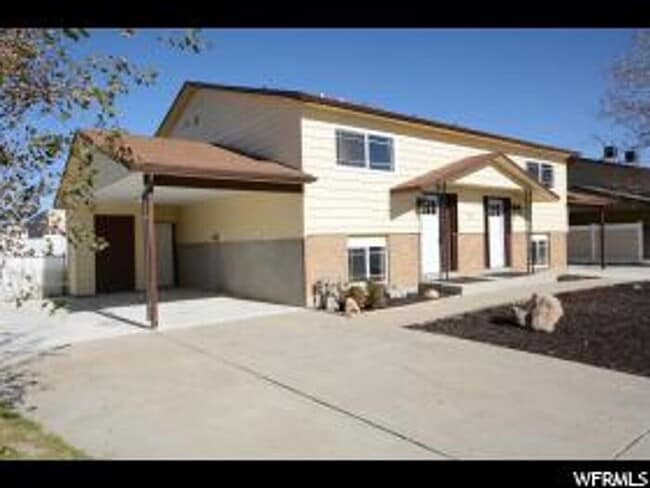 Building Photo - Beautifully Renovated Duplex in Salt Lake City