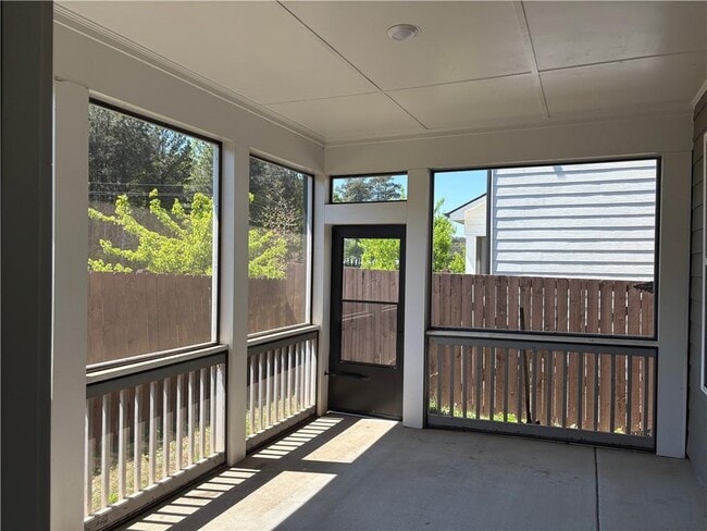 Building Photo - 5200 Fox Den Rd