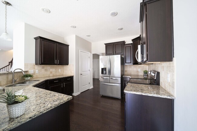 Building Photo - 7311 San Vista Dr