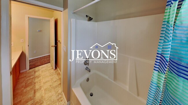 Building Photo - Enjoy this beautiful West Valley home with...