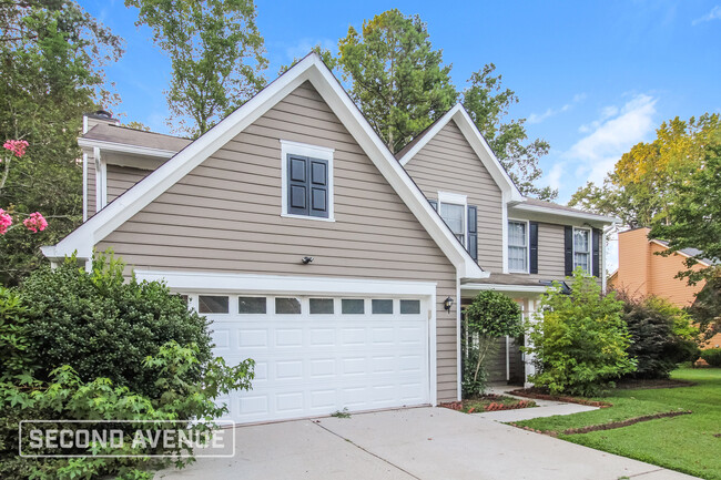Building Photo - 1720 Wedgewood Dr