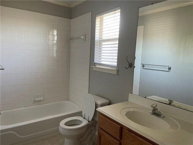 Building Photo - 3610 Eagles Nest St