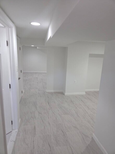 Building Photo - 47 54th St SE