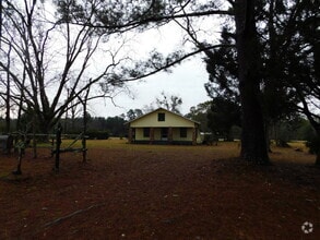 Building Photo - At home in the country