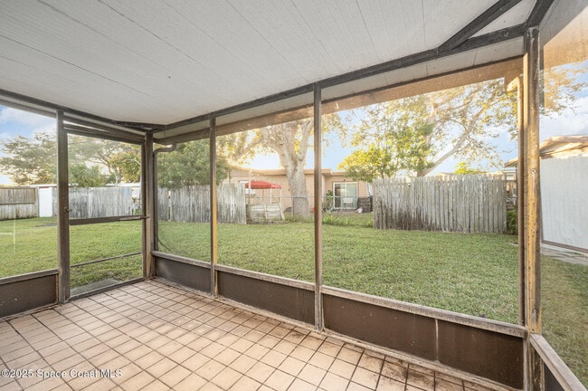 Building Photo - 4320 Beacon Ave