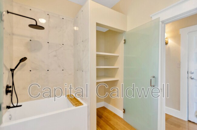 Building Photo - 911 S Rome Ave