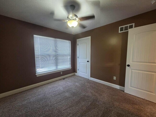 Building Photo - Spacious Home for Rent!