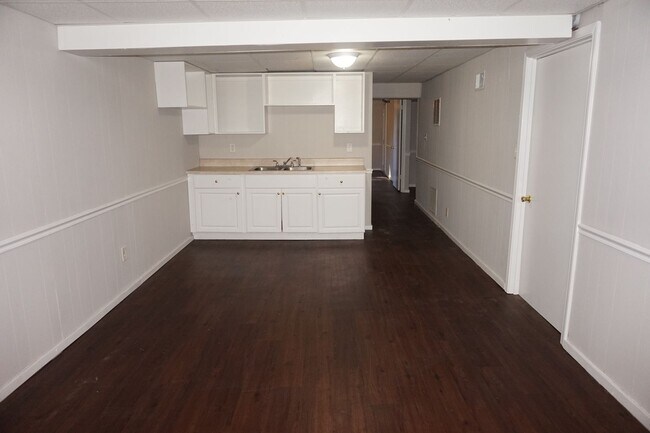 Building Photo - Spacious 5 bed 3 bath home located in Marietta