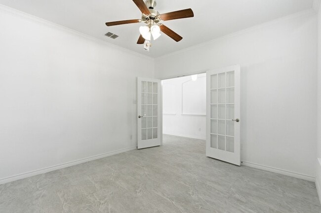 Building Photo - 11300 Hubbard Creek Dr