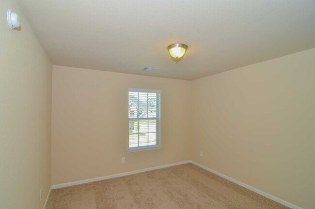 Building Photo - 15706 Whispering Green Dr