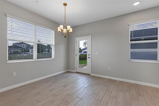 Building Photo - 518 Lady Palm St