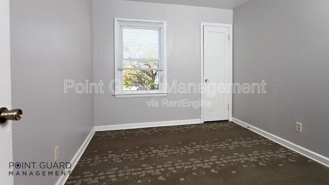 Building Photo - 808 N Pinecrest Ave