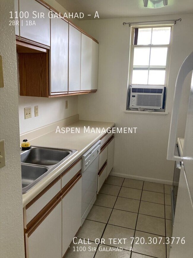 Building Photo - 1100 Sir Galahad Dr