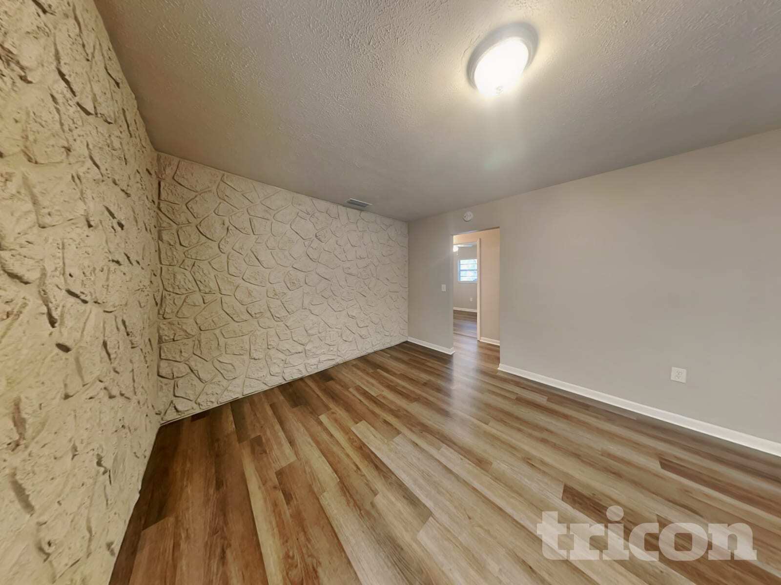 Building Photo - 2218 Village Ct